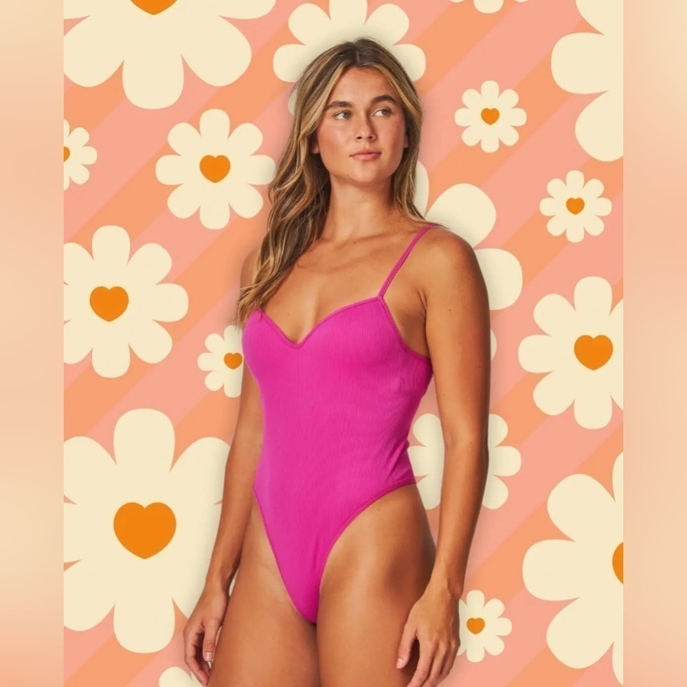 NWT - LOVE POEM - "CLEO" DARK MAGENTA RIBBED THONG-CUT BODYSUIT. 
Size: M/L